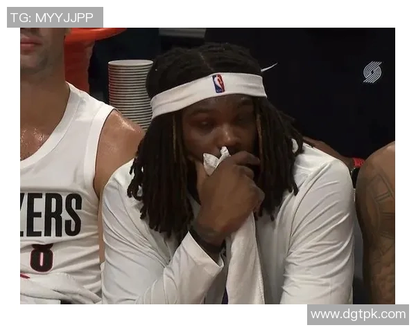 斯玛特连造两记带球撞人，老鹰对阵湖人激战正酣